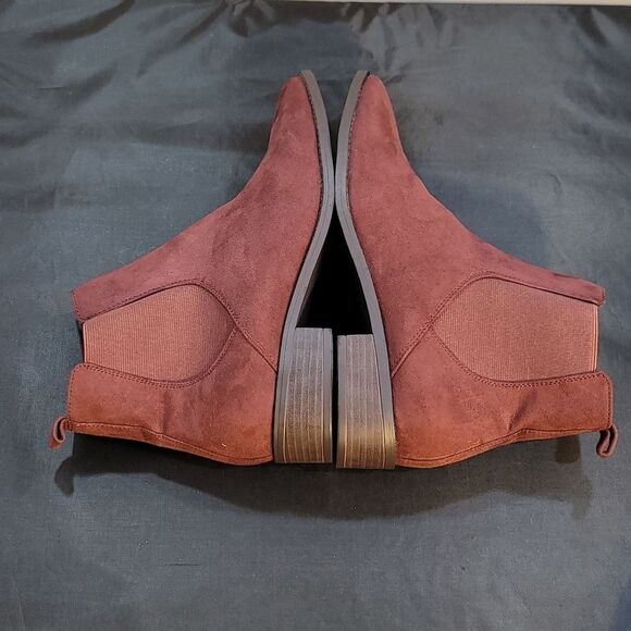 BRAND NEW LOFT OUTLET ROUND TOE SLIP-ON WOMEN"S ANKLE BOOT - Picture 11 of 14